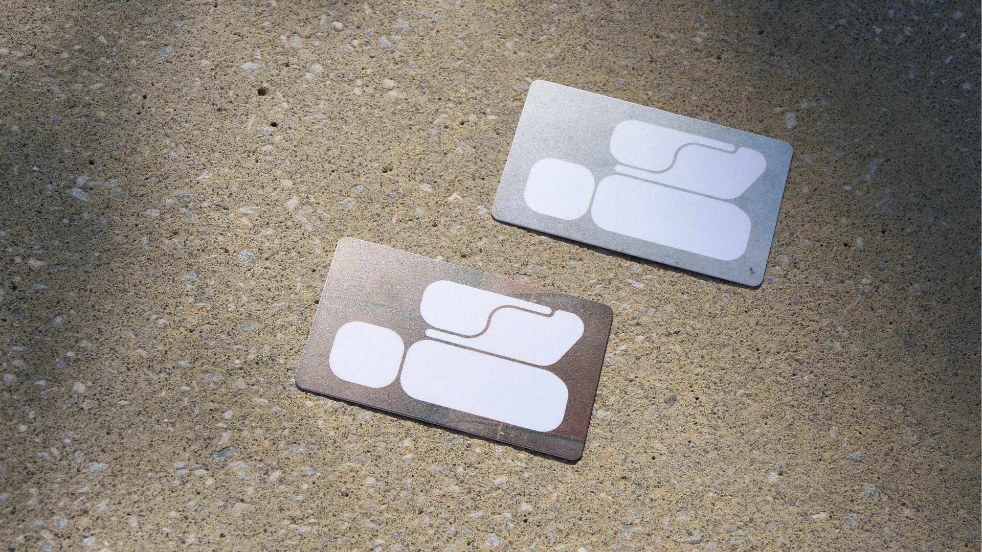 due tessere member di gres art 671.