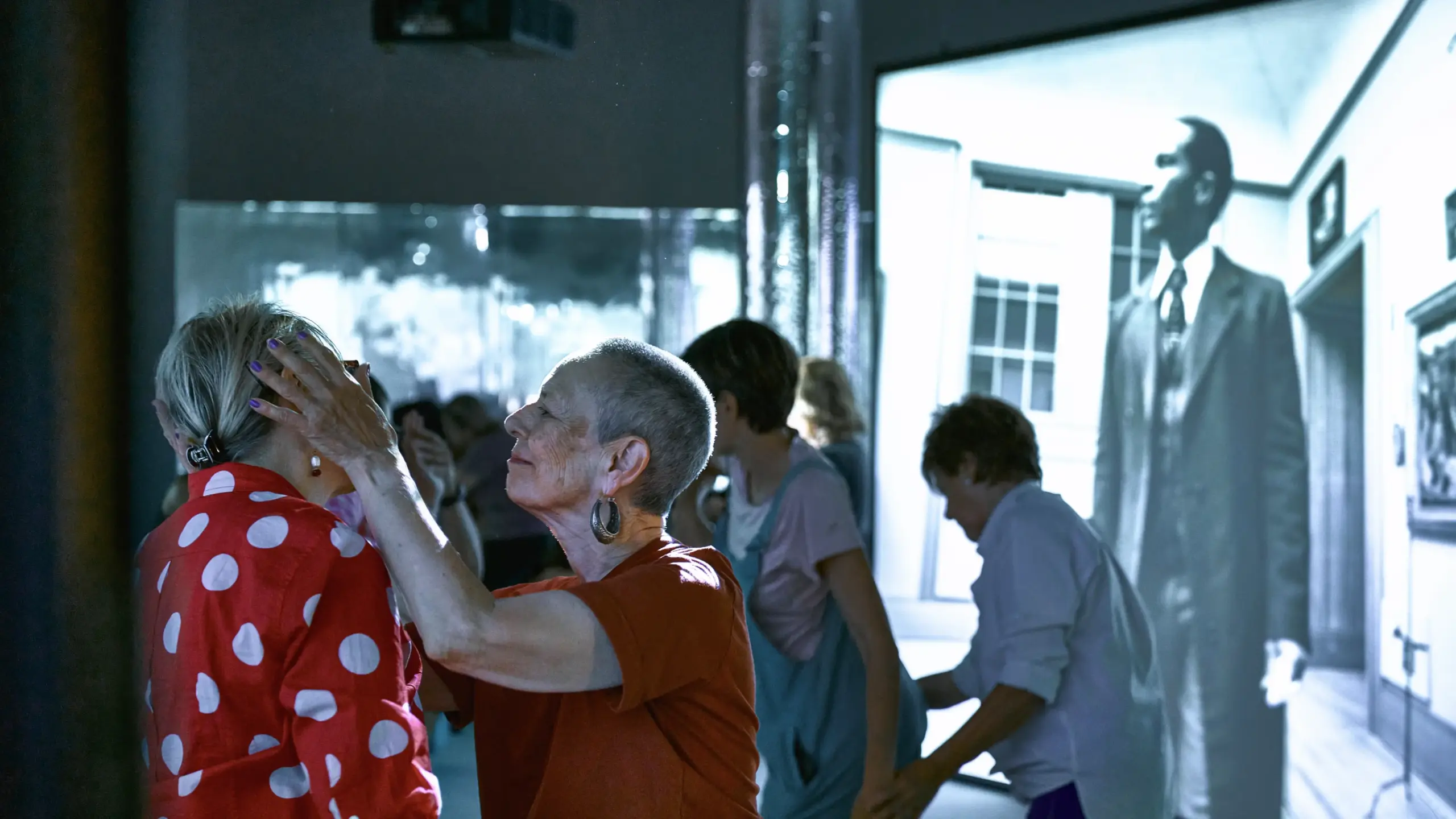 DANCE WELL